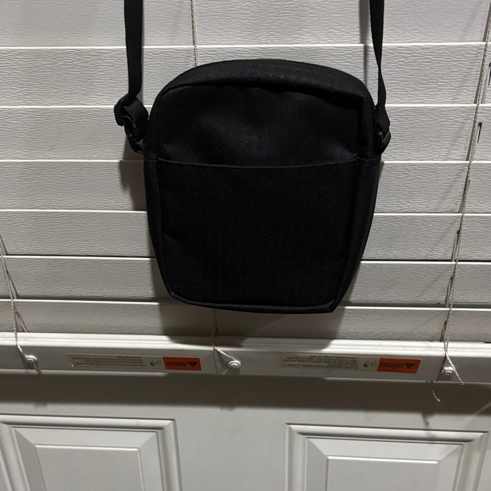 Herschel Supply Company Black Crossbody Pouch - Picture 4 of 7